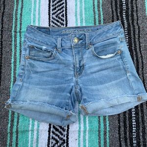 🌺American Eagle Midi Jean Shorts🌺